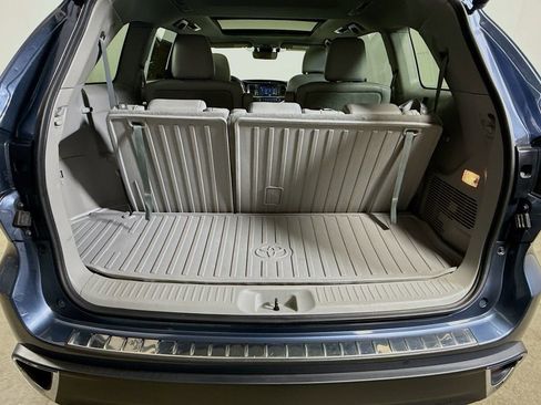 Certified 2018 Toyota Highlander Limited Platinum image 26