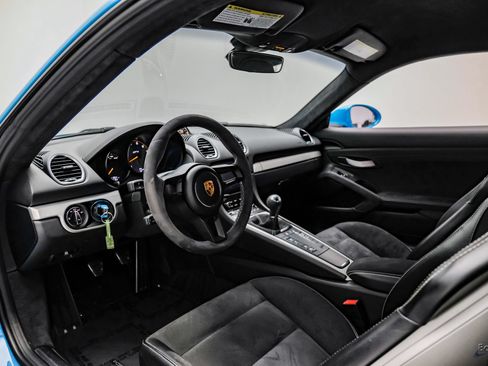 Used 2020 Porsche 718 Cayman GT4 RWD image 39