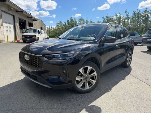 Used 2025 Ford Escape Platinum AWD/4WD image 1