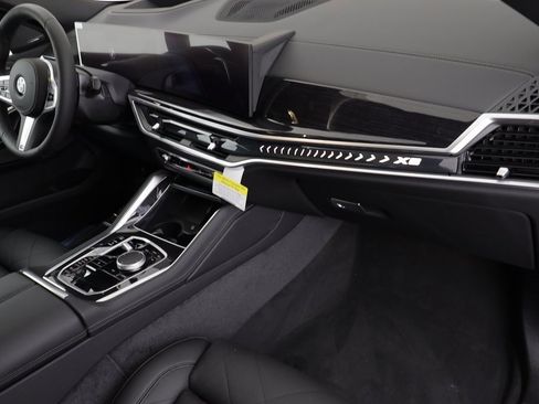 New 2026 BMW X6 xDrive40i w/ Climate Comfort Package image 20
