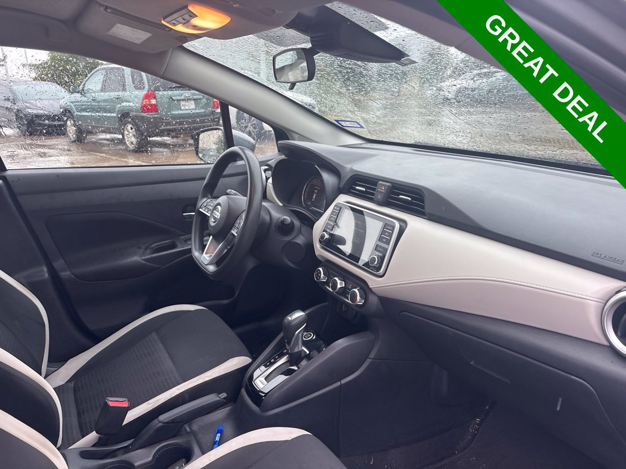 Used 2021 Nissan Versa SV FWD image 13