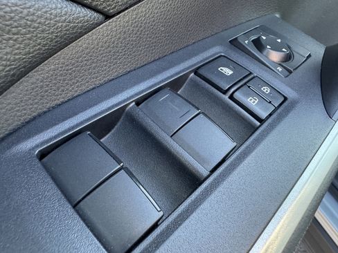 Used 2025 Toyota RAV4 LE AWD/4WD image 19