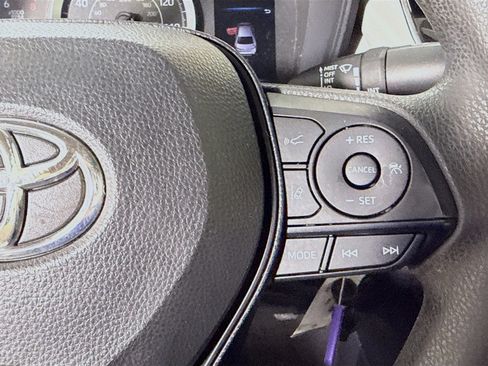 Used 2020 Toyota Corolla LE image 15