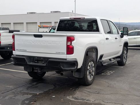 Used 2025 Chevrolet Silverado 2500 Custom w/ Custom Value Package image 3