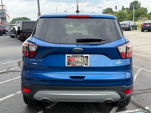Used 2017 Ford Escape SE AWD/4WD image 3
