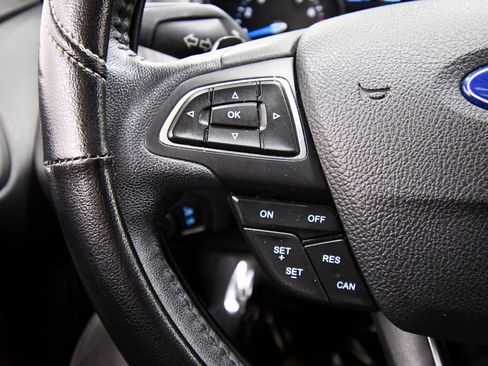 Used 2016 Ford Focus SE w/ SE Sport Package FWD image 19