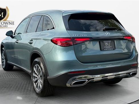 Used 2025 Mercedes-Benz GLC 300 4MATIC image 3