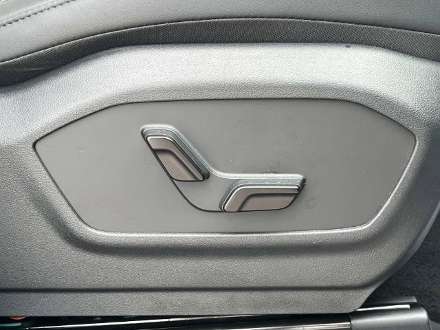 Certified 2025 Hyundai Santa Fe Calligraphy FWD image 30