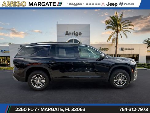 Used 2026 Chevrolet Traverse LT w/ Enhanced Driving Package FWD image 8