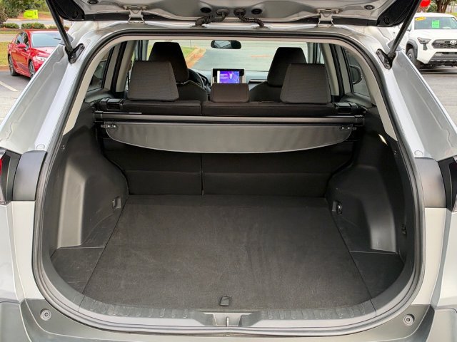 Used 2025 Toyota RAV4 XLE FWD image 5