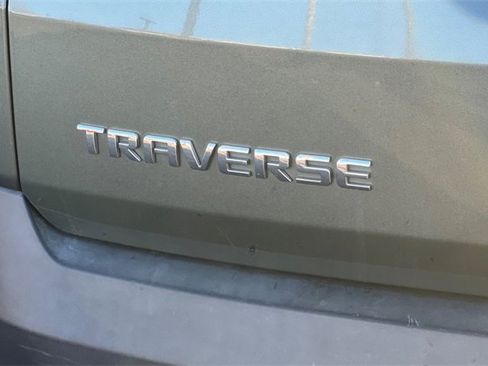 Used 2023 Chevrolet Traverse LT image 37