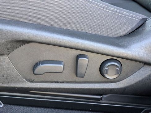 Used 2024 Subaru Crosstrek 2.0i Premium image 6