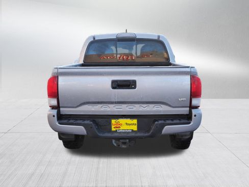 Certified 2018 Toyota Tacoma TRD Off-Road image 7