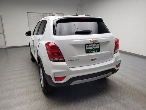 Used 2020 Chevrolet Trax LT w/ LT Convenience Package AWD/4WD image 6