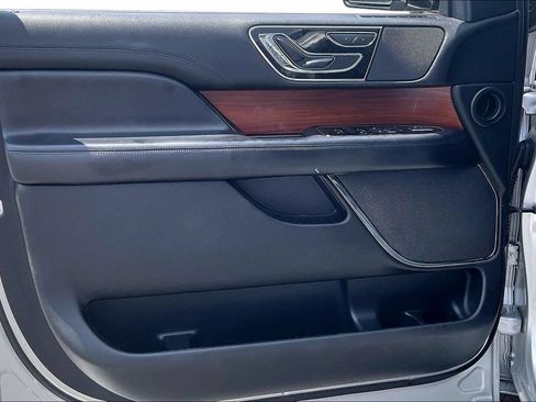 Used 2019 Lincoln Navigator L Select w/ Technology Package RWD image 23