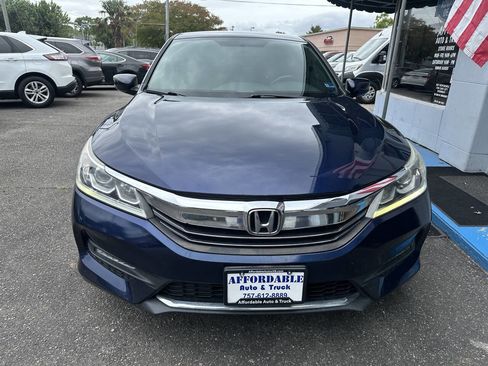 Used 2017 Honda Accord Sport image 9