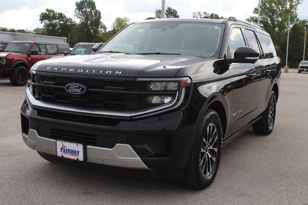 Used 2025 Ford Expedition Max Platinum AWD/4WD image 4