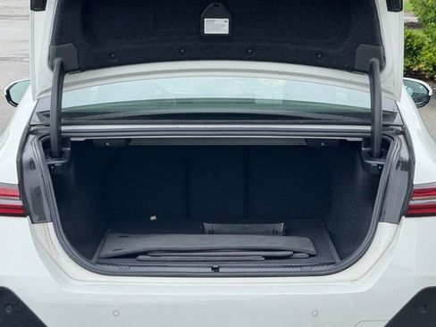 Used 2024 BMW 540i xDrive w/ Premium Package image 31