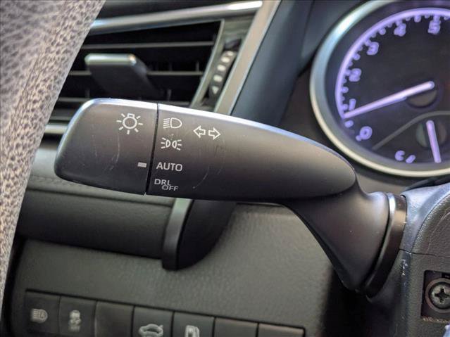 Used 2022 Toyota Camry LE FWD image 6