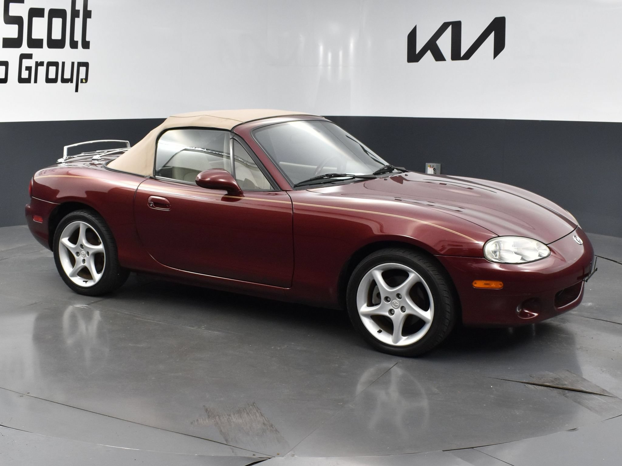 Used 2003 MAZDA MX-5 Miata RWD image 7