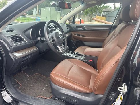 Used 2017 Subaru Outback 2.5i Touring AWD/4WD image 11