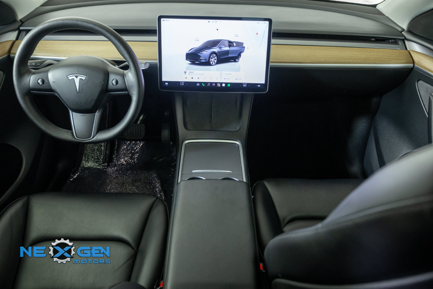 Used 2024 Tesla Model Y Long Range AWD/4WD image 30