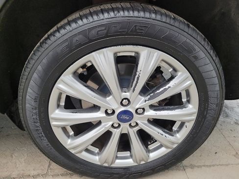 Used 2018 Ford Escape Titanium w/ Ford Safe & Smart Package AWD/4WD image 31