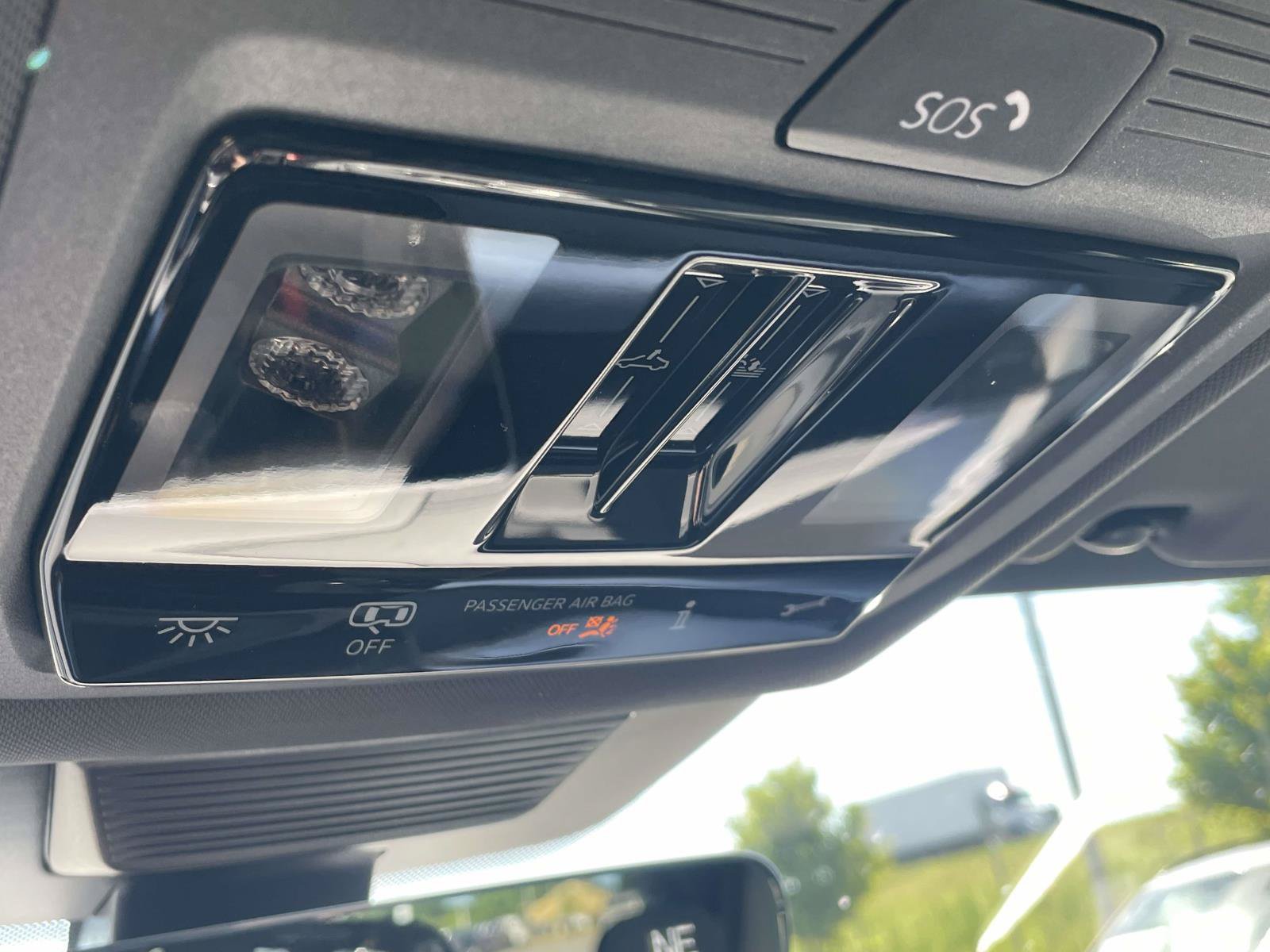 New 2026 Volkswagen Tiguan SE R-Line FWD image 28