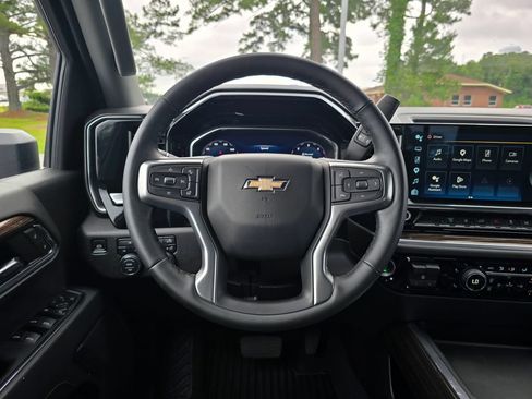 Used 2024 Chevrolet Silverado 3500 LT w/ Convenience Package AWD/4WD image 13