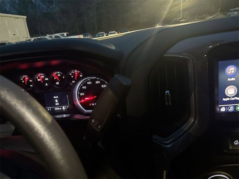 Used 2020 Chevrolet Silverado 1500 Custom w/ Custom Value Package image 22