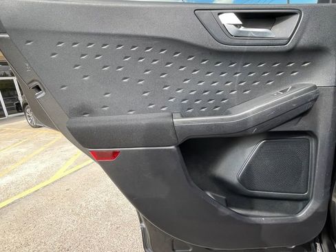 Used 2020 Ford Escape SE image 35