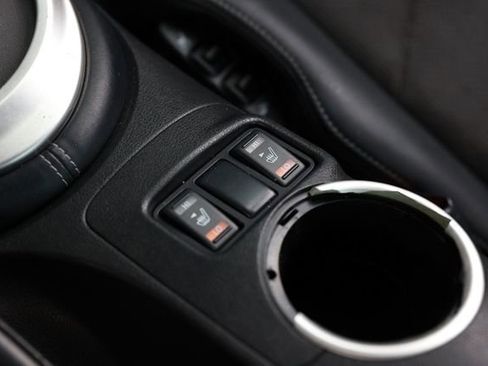 Used 2013 Nissan 370Z Touring image 40