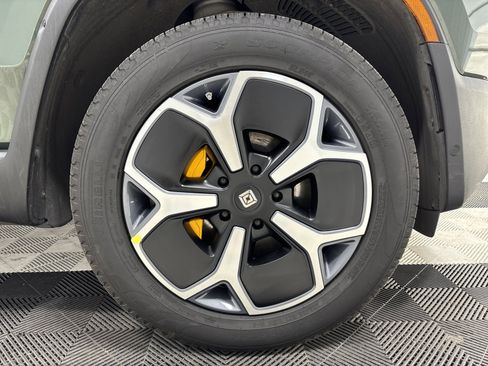 Used 2023 Rivian R1S Adventure AWD/4WD image 11