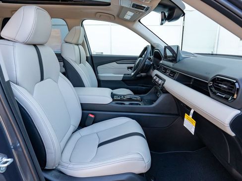 New 2026 Honda Pilot Touring image 17