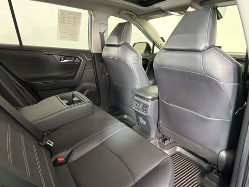 Used 2022 Toyota RAV4 Limited AWD/4WD image 30