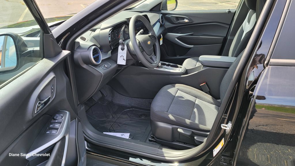 New 2026 Chevrolet Trax LS FWD image 18