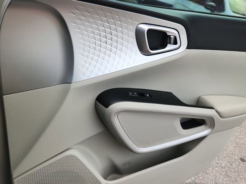 Used 2022 Kia Soul LX FWD image 12