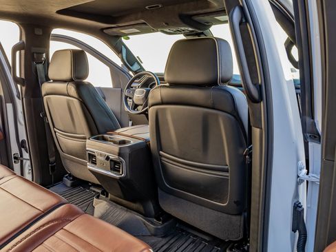 Used 2025 GMC Sierra 2500 Denali Ultimate image 31