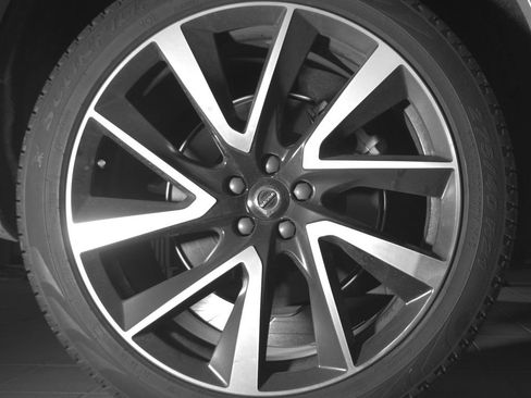 Certified 2024 Volvo XC90 B5 Plus w/ Protection Package Premier AWD/4WD image 26