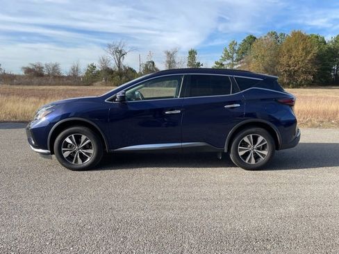 Used 2023 Nissan Murano SV image 2