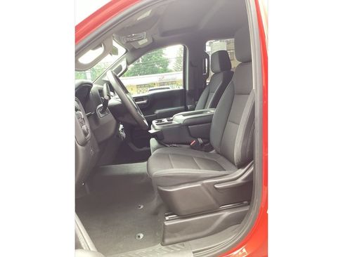 Used 2019 Chevrolet Silverado 1500 Custom w/ Custom Value Package AWD/4WD image 9