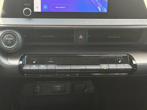 Used 2024 Toyota Prius XLE FWD image 17