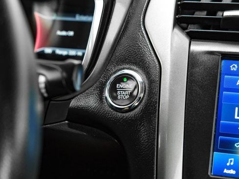 Used 2020 Ford Fusion SE image 20