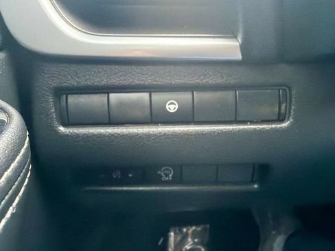 Used 2023 Nissan Rogue SV AWD/4WD image 28