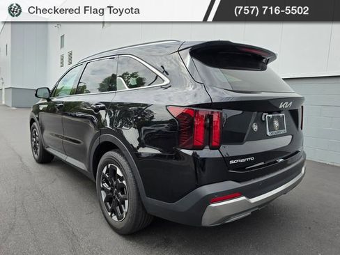 Used 2024 Kia Sorento S FWD image 8