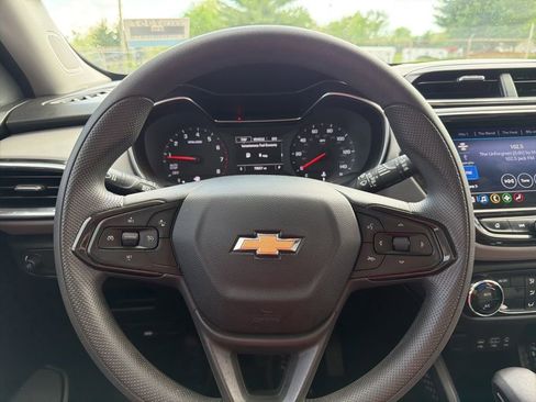 Used 2021 Chevrolet TrailBlazer LT w/ Convenience Package image 12