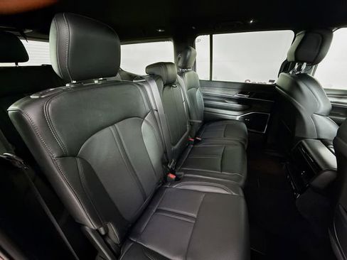 Used 2023 Jeep Wagoneer Series II image 29