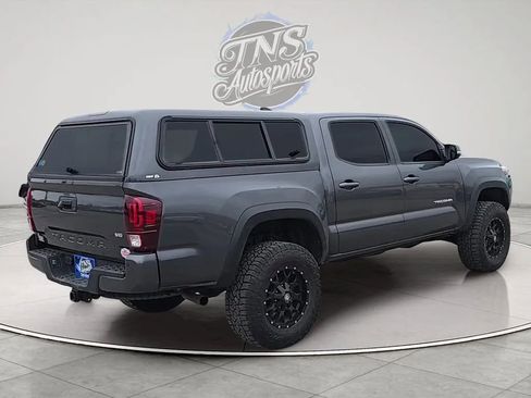 Used 2021 Toyota Tacoma TRD Off-Road w/ Technology Package AWD/4WD image 7