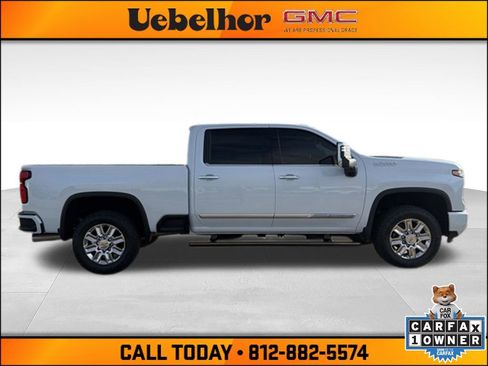 Used 2026 Chevrolet Silverado 2500 High Country w/ High Country Premium Package AWD/4WD image 3