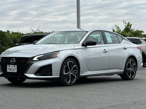 Certified 2023 Nissan Altima 2.5 SR FWD image 8